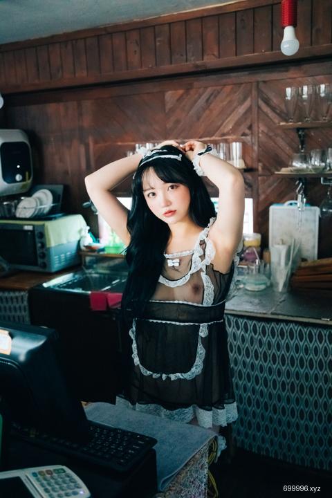  Son Ye-Eun (손예은) - Fetish Cafe